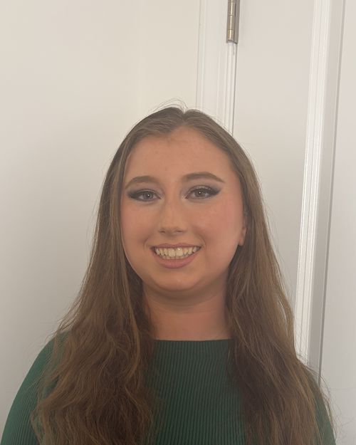 Soft glam with a smoky eye and nude lip