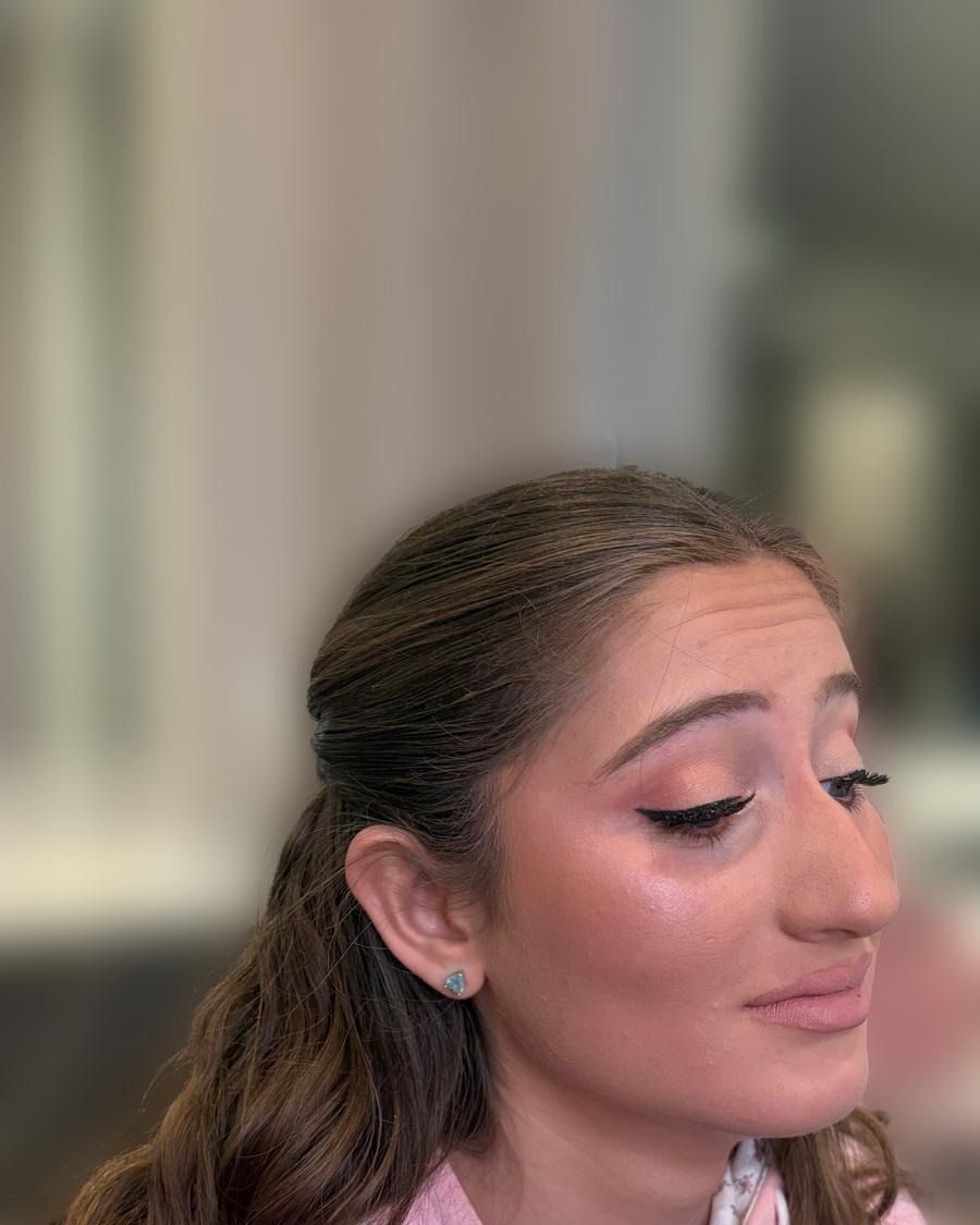 Soft everyday makeup, hair in a braid
